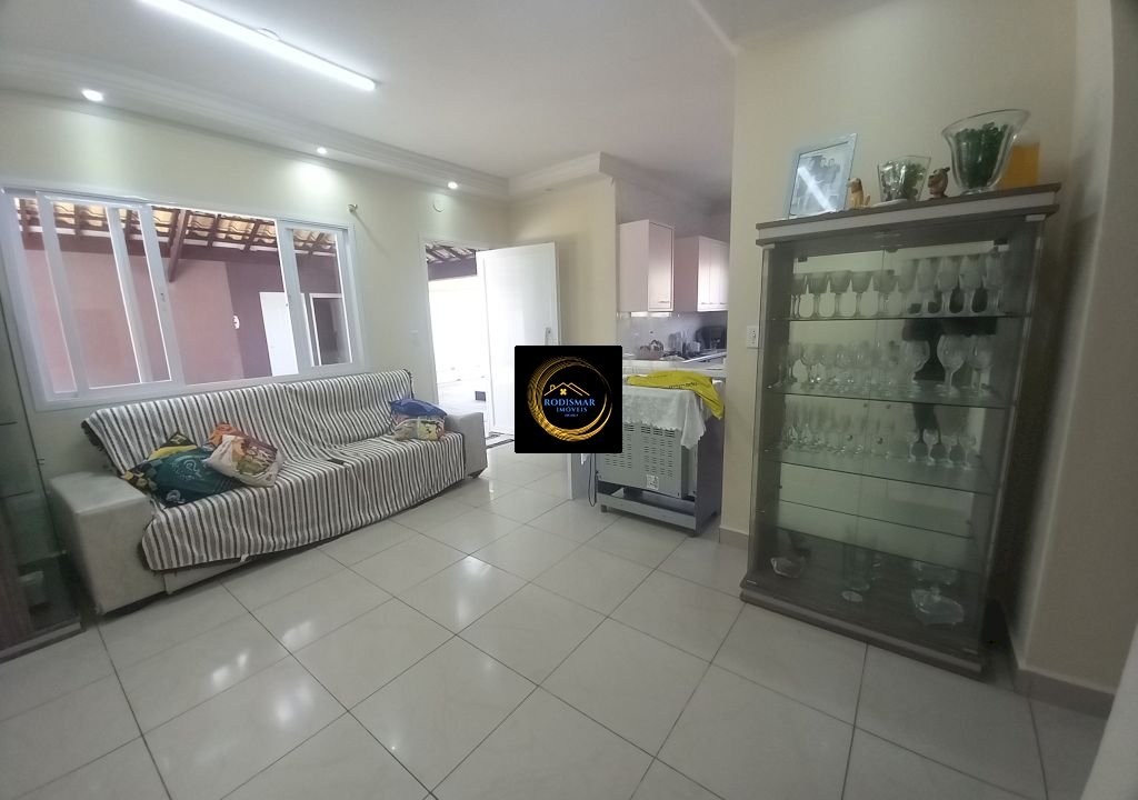 Imagem imóvel Casa em Mongaguá com 8 dormitórios