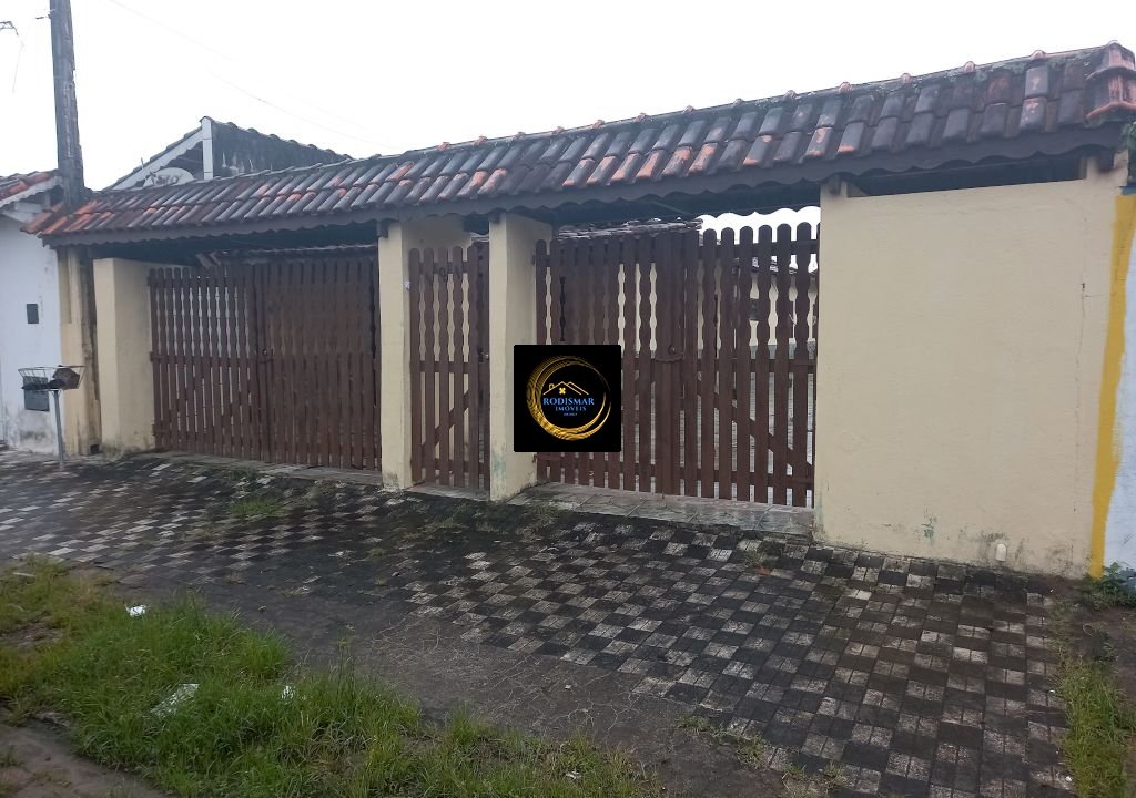 Casa em Mongaguá com 2 dormitórios