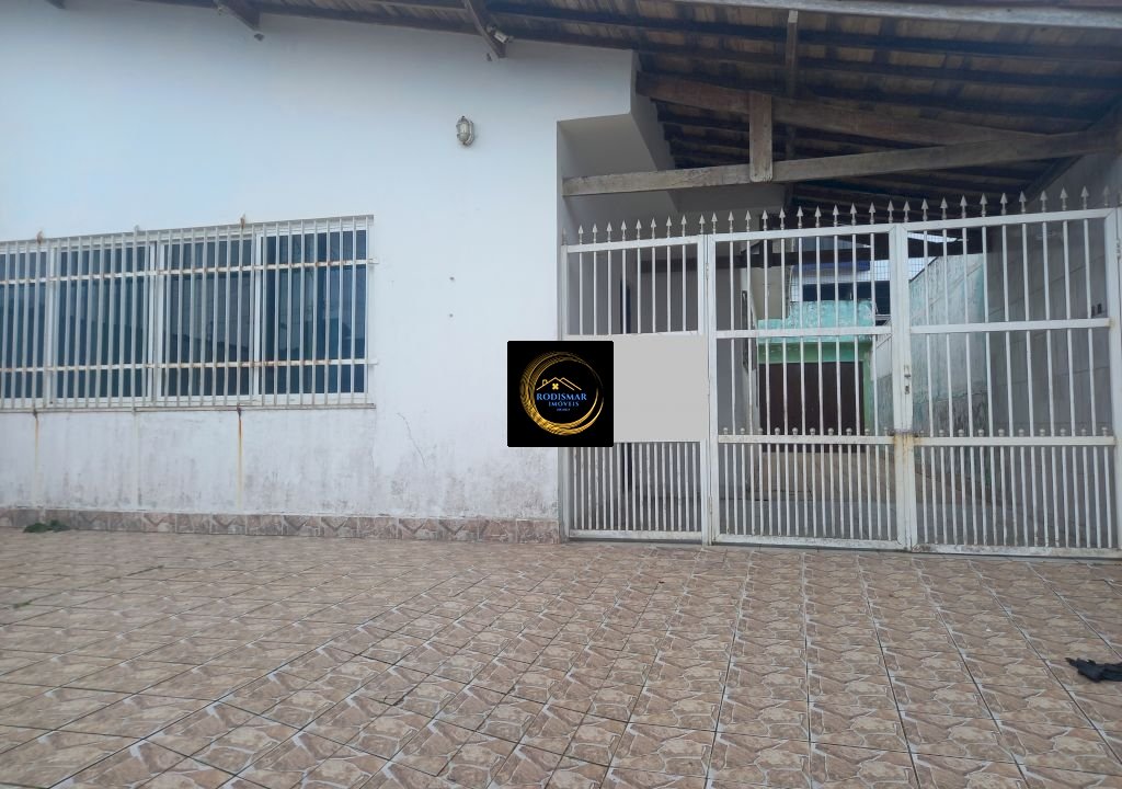 Casa em Mongaguá com 2 dormitórios