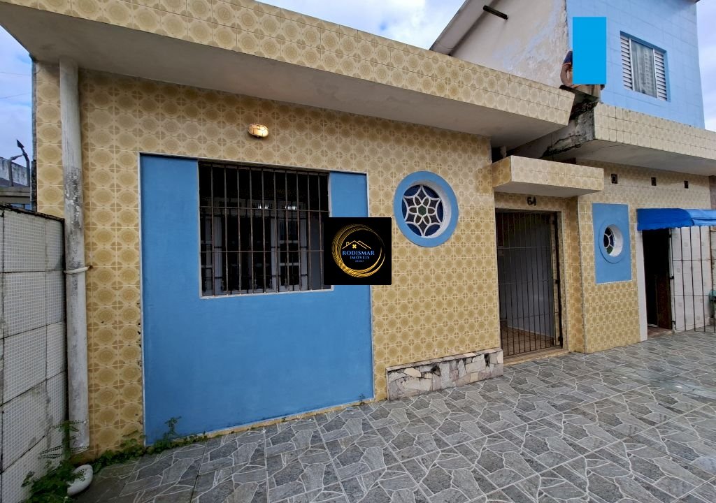 Casa em Mongaguá com 5 dormitórios
