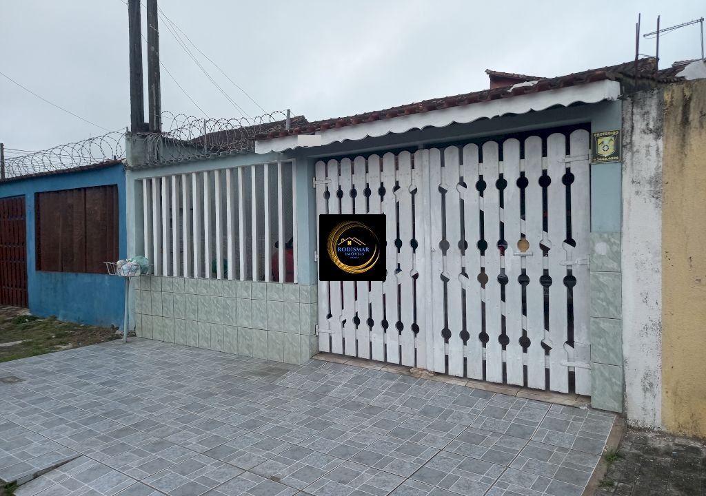Casa em Mongaguá com 3 dormitórios